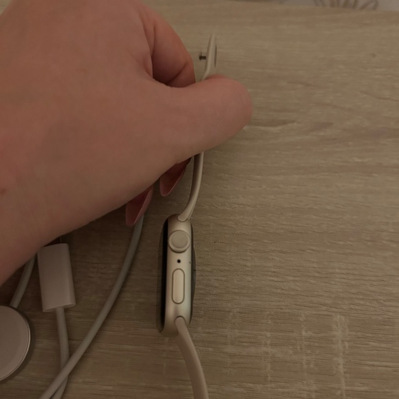 Apple Watch Series 7 41mm - Picture 3 of 9